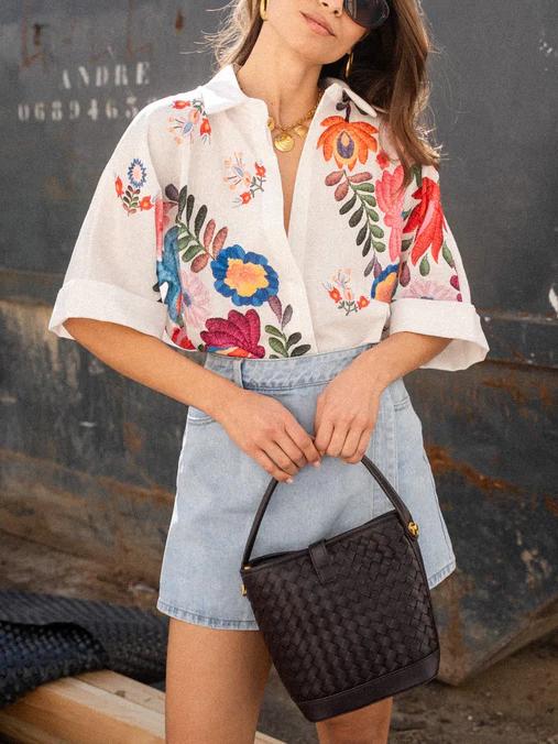 Carla - Bloemenblouse met korte mouwen