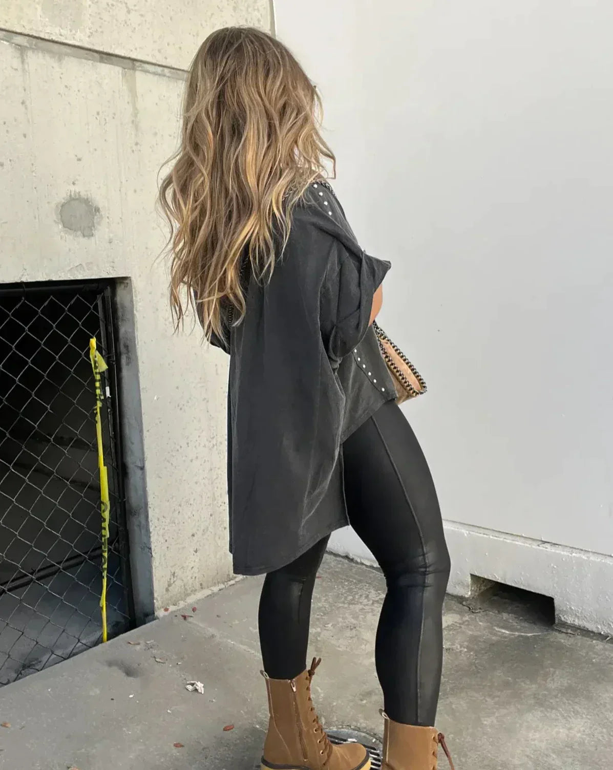 Isabelle™ - Oversized T-shirt met Nieten