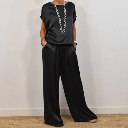 Elegante tweedelige satijnen set